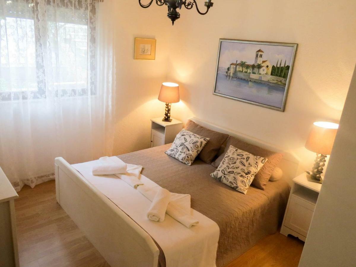 Apartments Barba Trogir Exterior foto